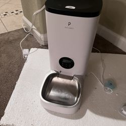 PETLIBRO Automatic Pet Feeder W/ WiFi!