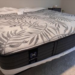 Sealy king Size mattresses 