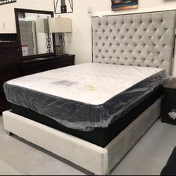 Grey Queen Size Upholstered Bed Velvet 💯 New Brand 🎈 On Display🏠
