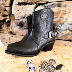 Boots and apparel For Biker’s 