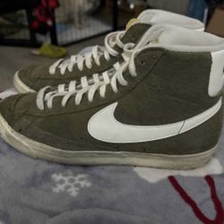 Nike Wmns Blazer Mid'77 Vintage 'Olive Suede'