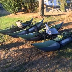Pontoon boats