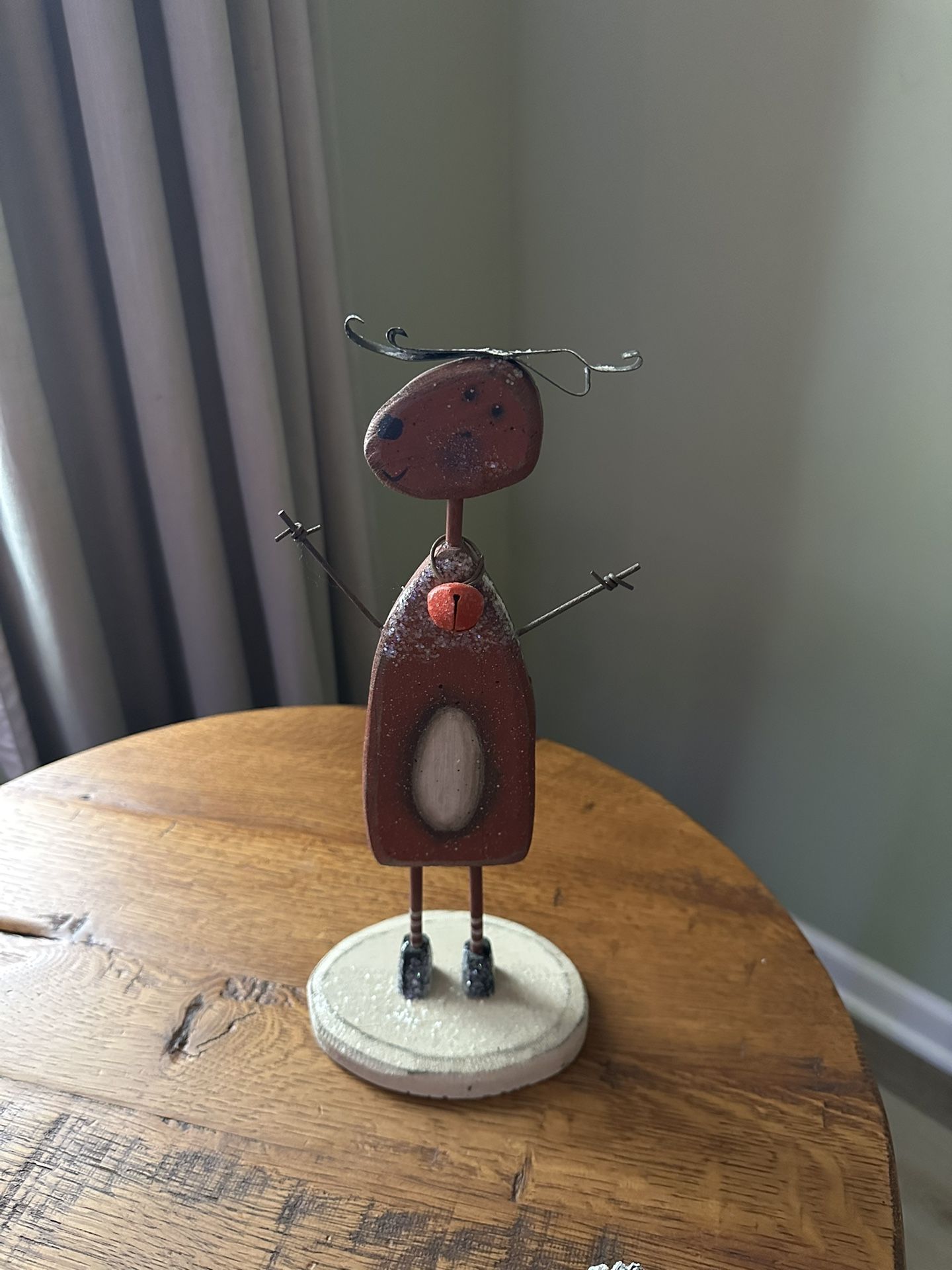 Wooden reindeer decoration 