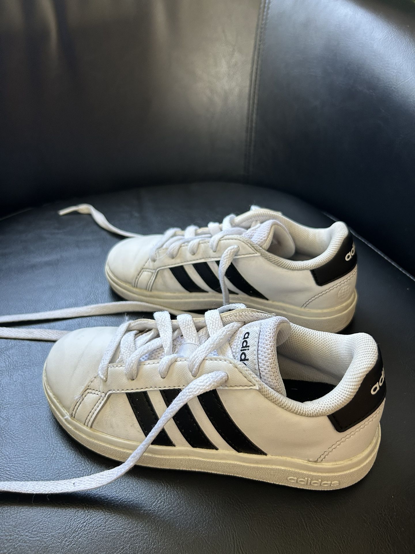 Adidas Kids Sneaker Size 12