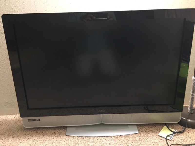 Vizio 37 inch LCD HD model vx37lhdtv10a