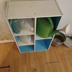 Small shelf  & Toy Bin $5