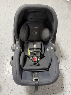 Uppababy Mesa car seat, newborn insert, and car seat base