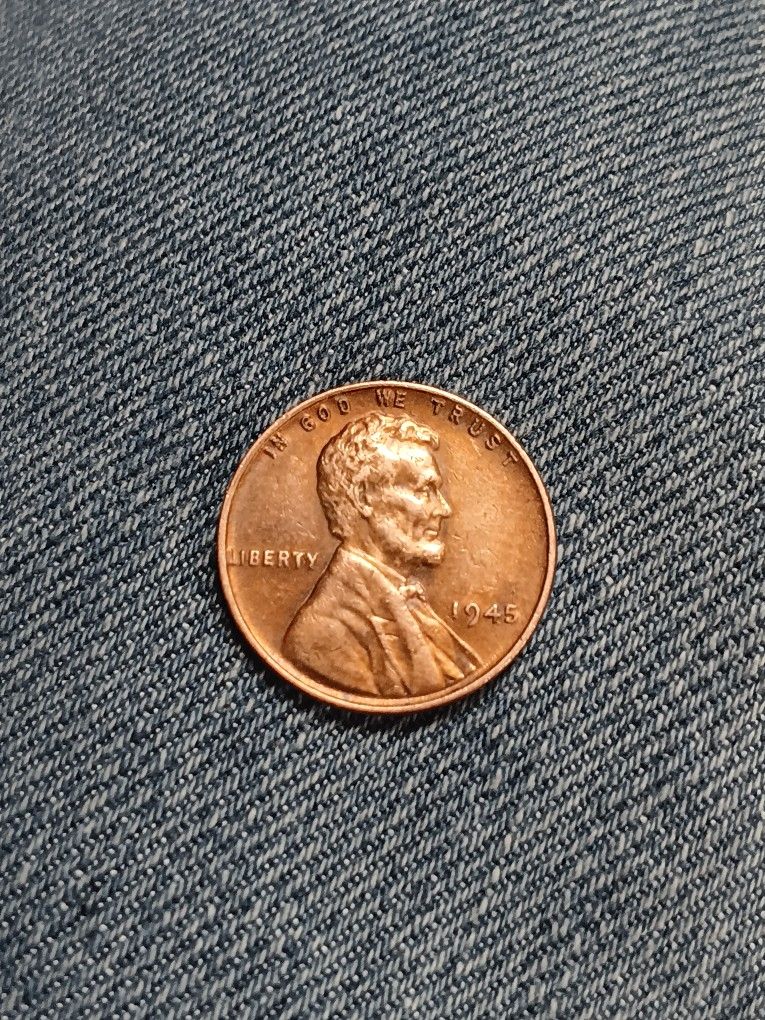 1945 NO Mint Mark (Philadelphia) Wheat Cent