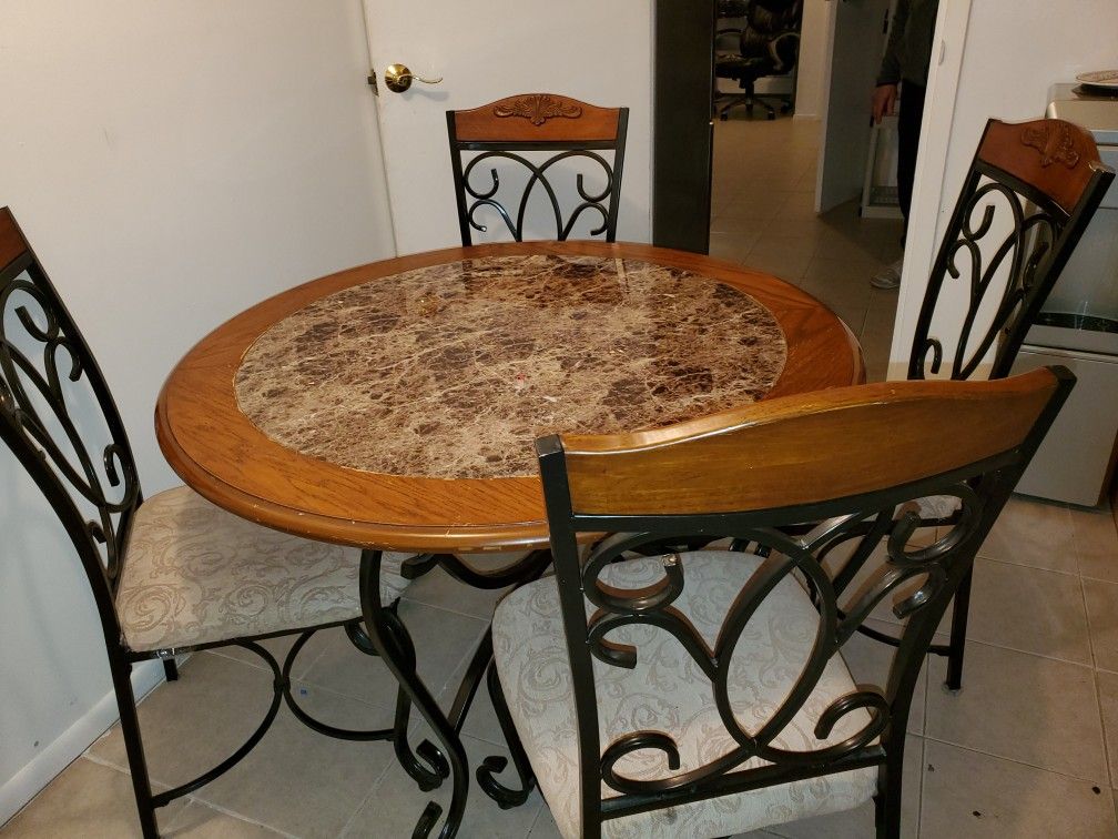 Dining room table set