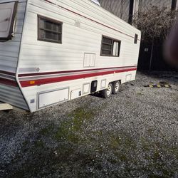 26 foot Fleetwood travel trailer.
Upgraded, clean and ready to go.