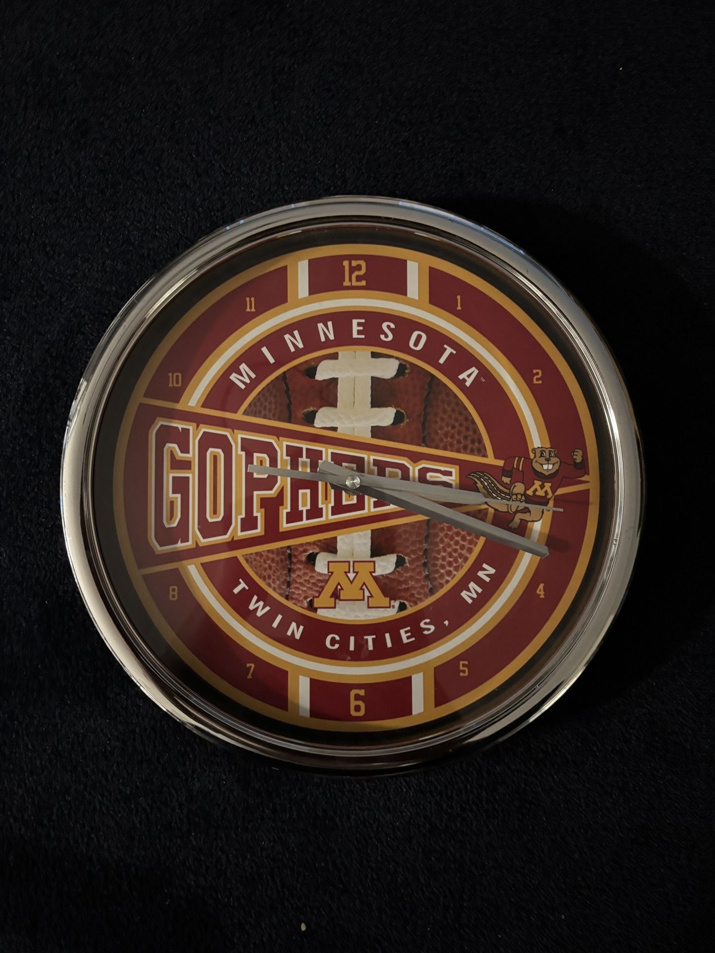 🏈 Minnesota Gophers Wall Clock – Works Great! 🕒
