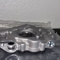 5.7 Engine  Oil Pump 