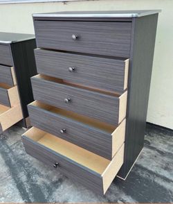 Five drawers dresser