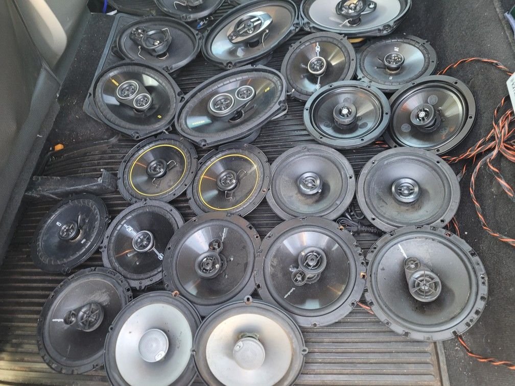SPEAKERS FOR CAR AND STEREOS