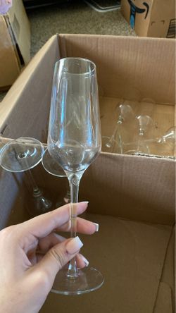 10 glass flutes