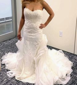 Gorgeous NEVER USED - Size 12 Wedding Gown