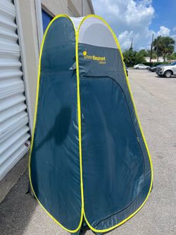 Elephant Pop Up Utilitent Travel Fold Up Privacy Tent Shelter Great for camping or beach! Great condition!   42x42x84in