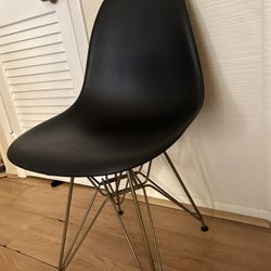 Modern Chair $5