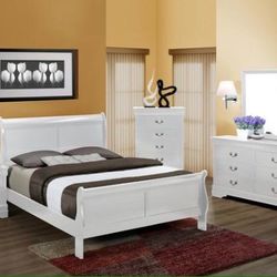 Complete bedroom set in queen size