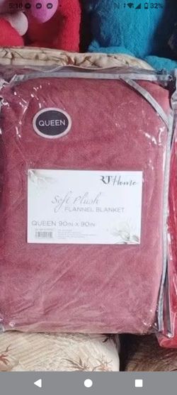RT Home Soft Plush Flannel Blanket burgundy / maroon Queen size 90 x 90 in. Brand new in the packaging