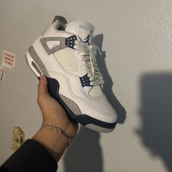 Used jordan 4 military blue size 9M