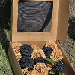 NWT_1 Dozen Black and Gold Rose Flowers Artificial Roses for Centerpieces 