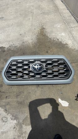 2018 2024 Toyota tacoma grill