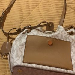 MICHAEL KORS OG PURSE