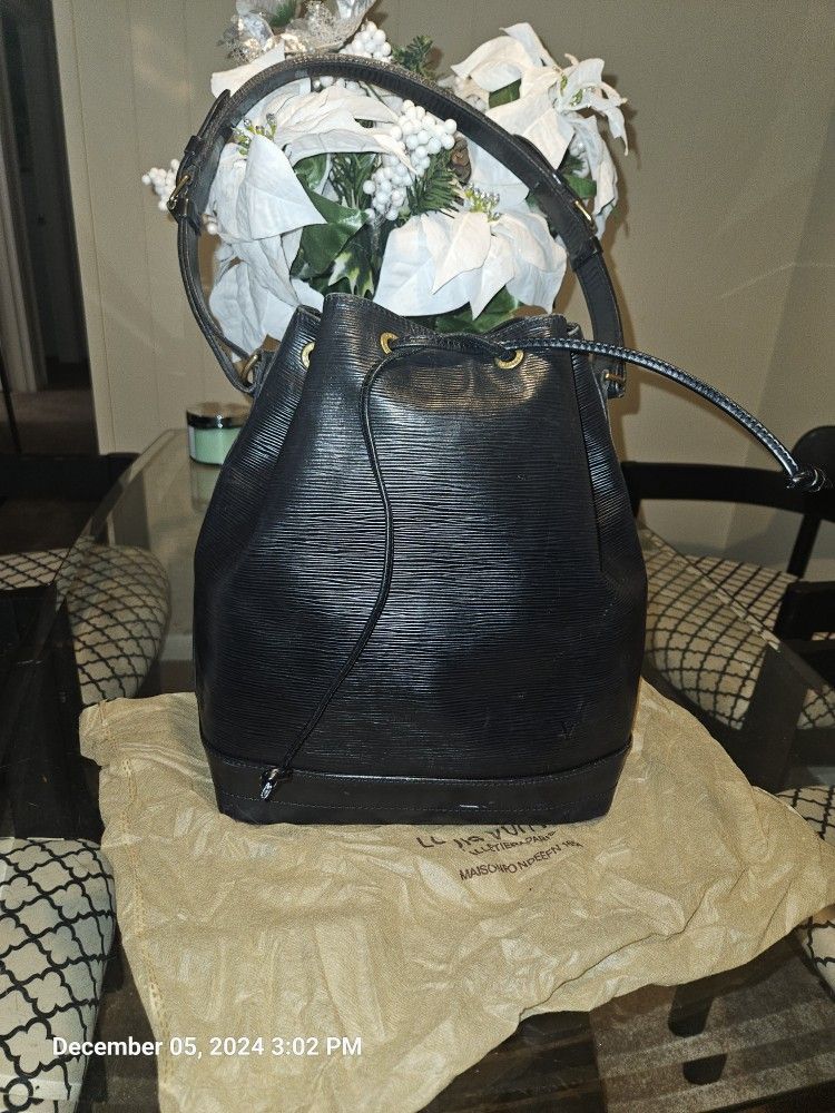 Petit NOE 9001A2 date Code Authentic Luxury Goods