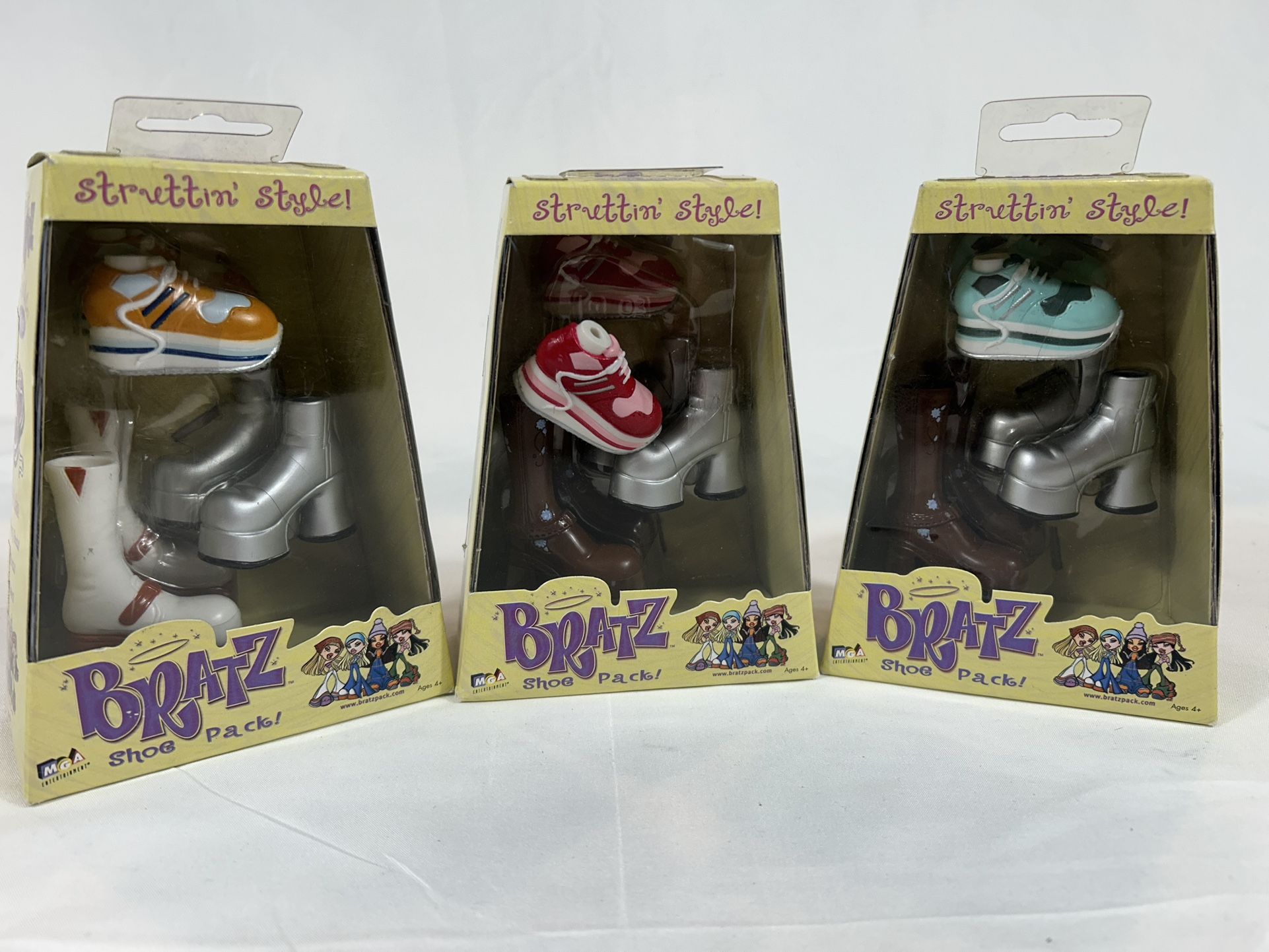 Vintage 2002 BRATZ Strutting Style Shoe Pack Lot (9 pairs of shoes)