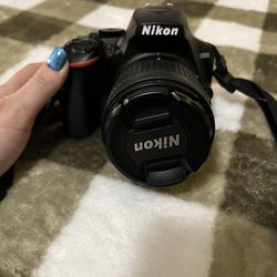 Nikon D3500 + Kit