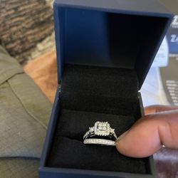 *** SERIOUS INQUIRIES ONLY****2 carat Diamond Ring 