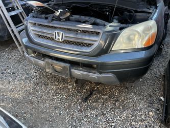 Front bumper and grill assembly2005 Pilot