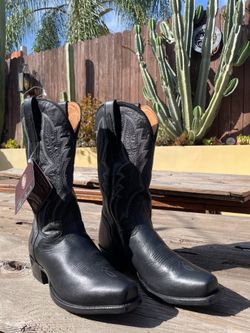 BRAND NEW  Cowboy Boots