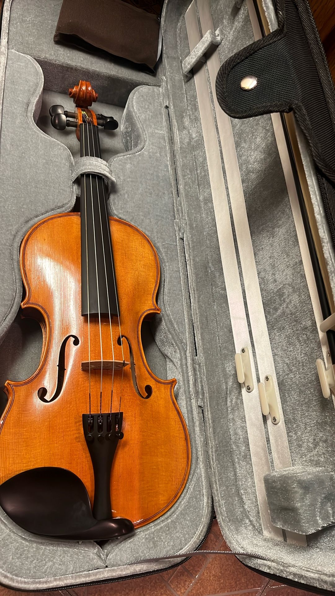 Brand New Full Sized Violin W Case