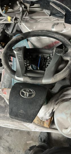 Pruis steering wheel and air bag