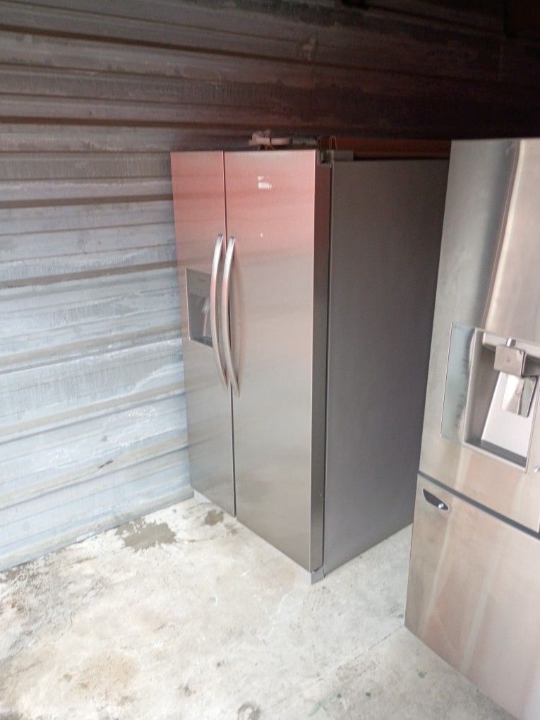 Frigidaire Refrigerator