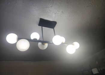 Modern 8-Light Chandelier