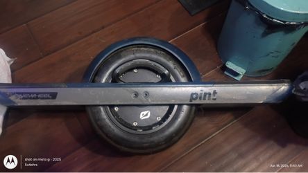 PINT ONE WHEEL (doesn’t have a charger)