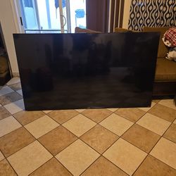 75"ROKU TV,, ONLY FOR PARTS,,, THE SCREEN, IT'S BROKEN.