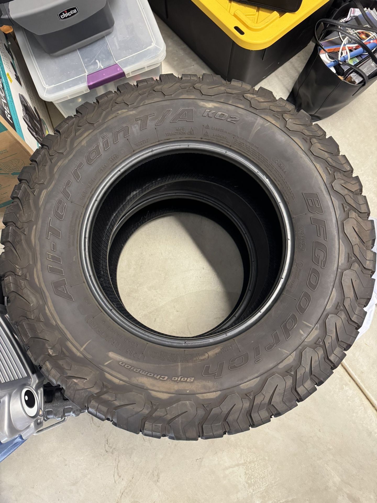Bf Goodrich Ko2’s 285/70/17 Pair