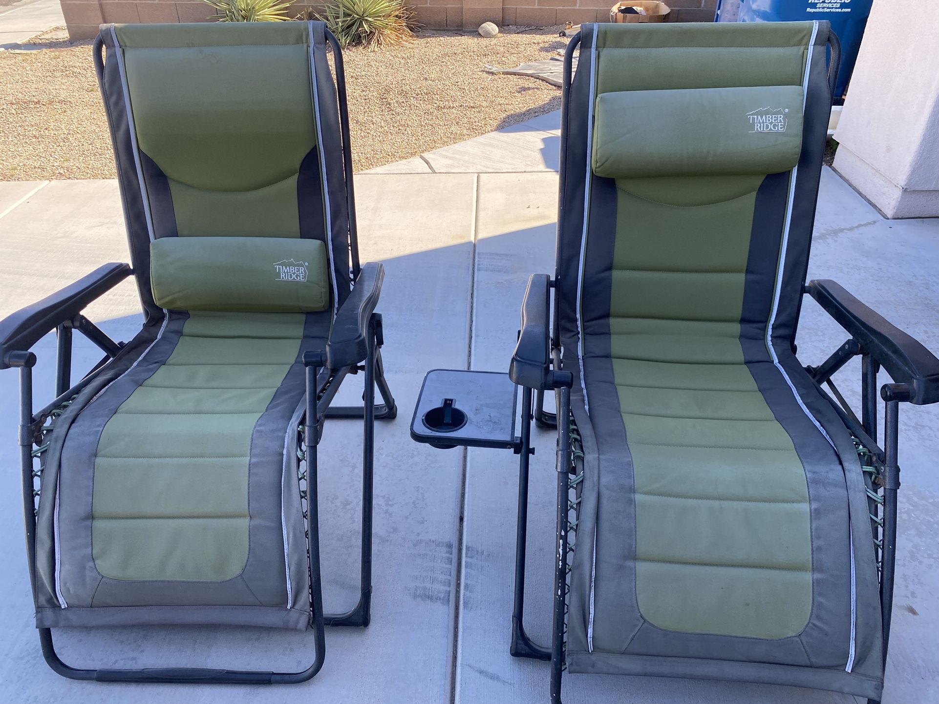 Zero Gravity Oversized Recliner Chairs by Timber Ridge