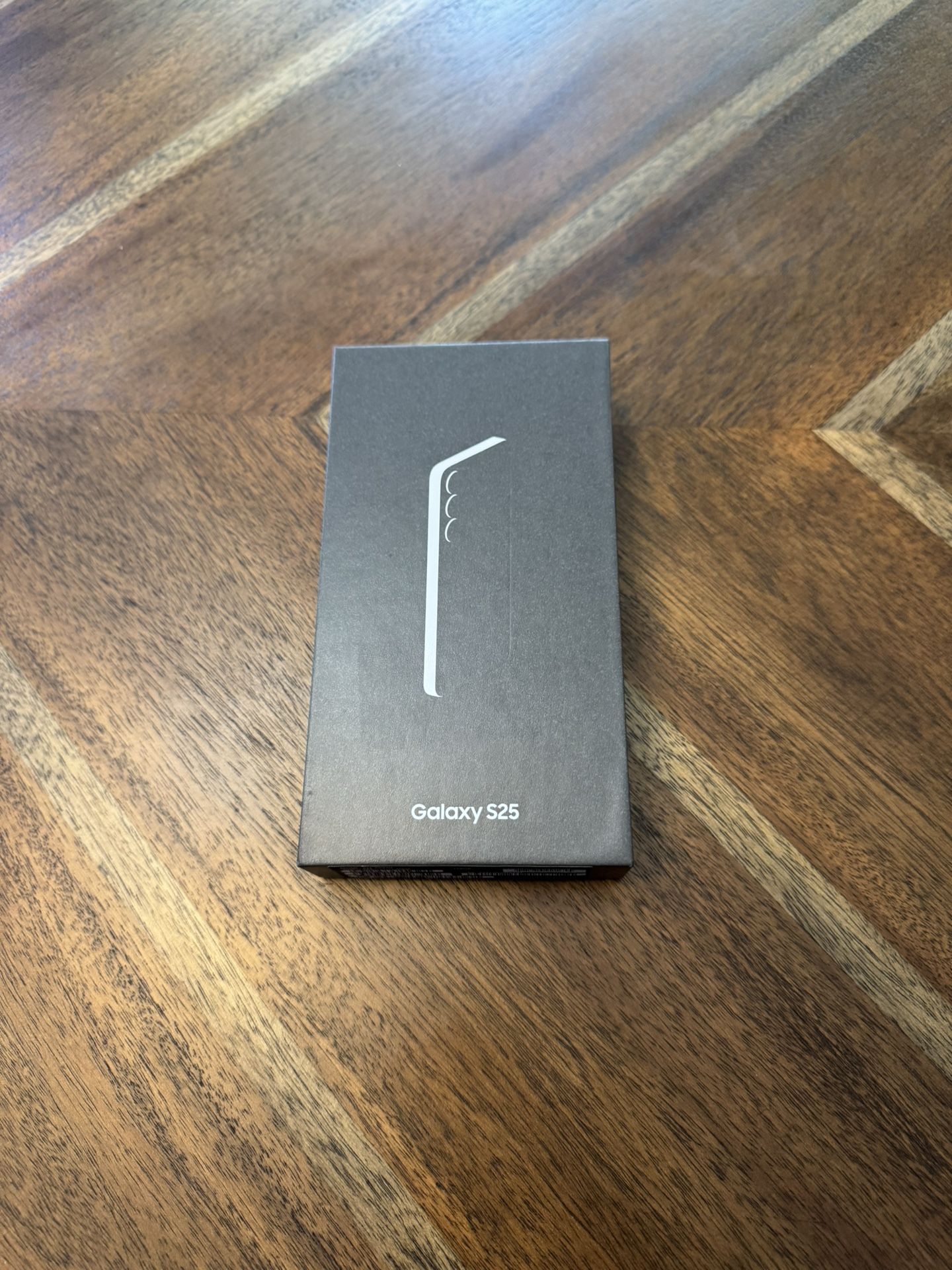 New Samsung Galaxy S25 128gb (Unlocked )