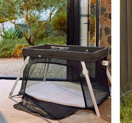 Guava Lotus Everywhere Travel Crib