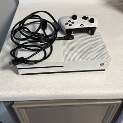 Xbox One S + Power Cord/hdmi/ And One Controller 