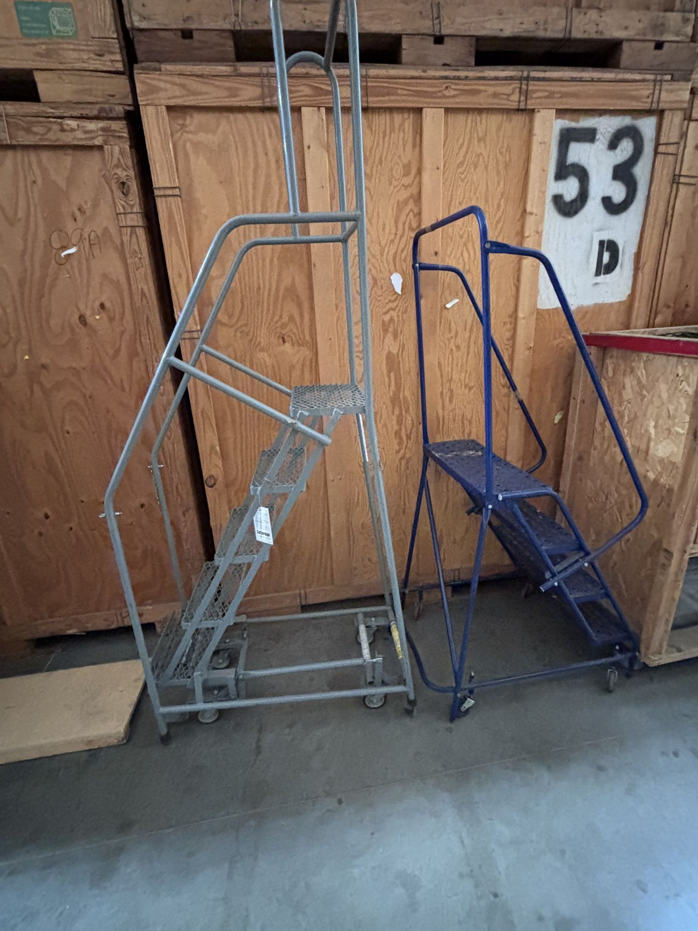 Maintenance ladder