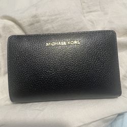 Michael Michael Kors Medium Pebbled Leather Wallet