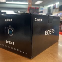 Canon EOS R5 Mirrorless Camera