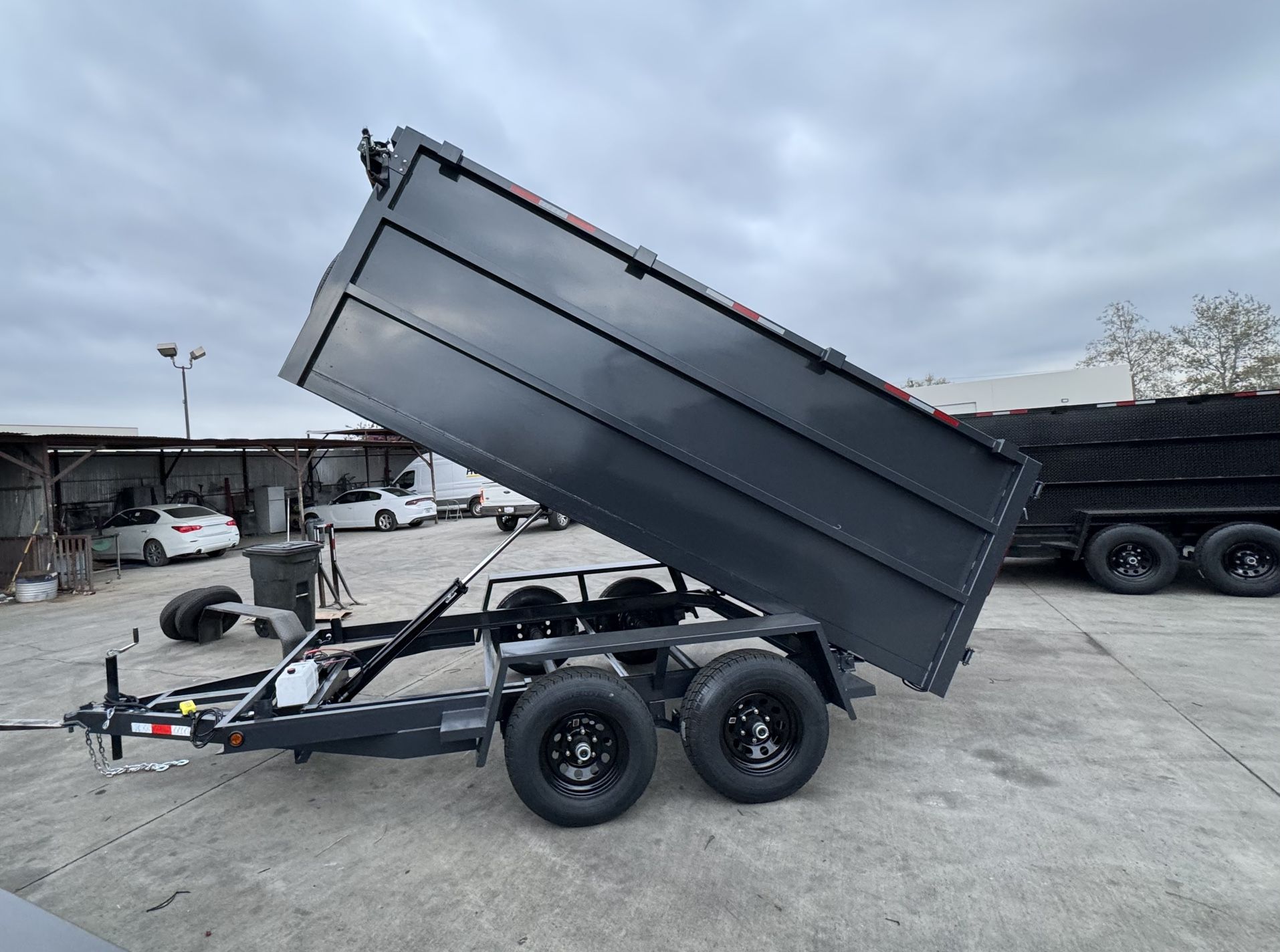 New Dump Trailer 12k Lbs Of Capacity 12ft Long