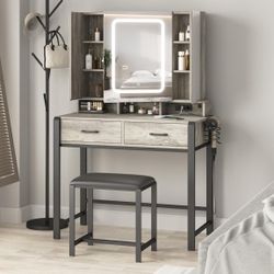 Vanity Desk -new - Still in original Box